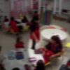 Professora é flagrada prendendo aluno com fita adesiva em escola particular no Rio professora-flagrada-prendendo-aluno-fita-adesiva-escola-particular-rio